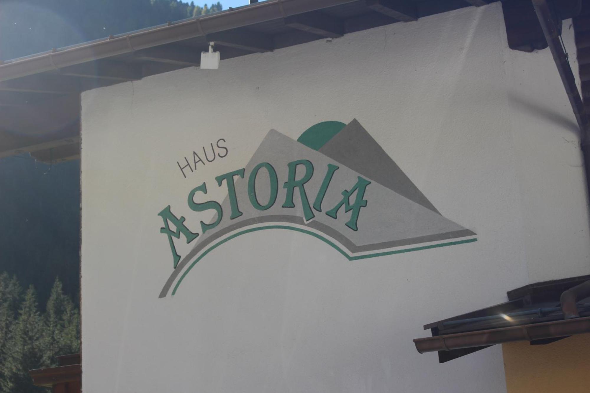 Haus Astoria Apartment ซังคท์เลออนฮาร์ด อิม พิทซ์ทัล ภายนอก รูปภาพ